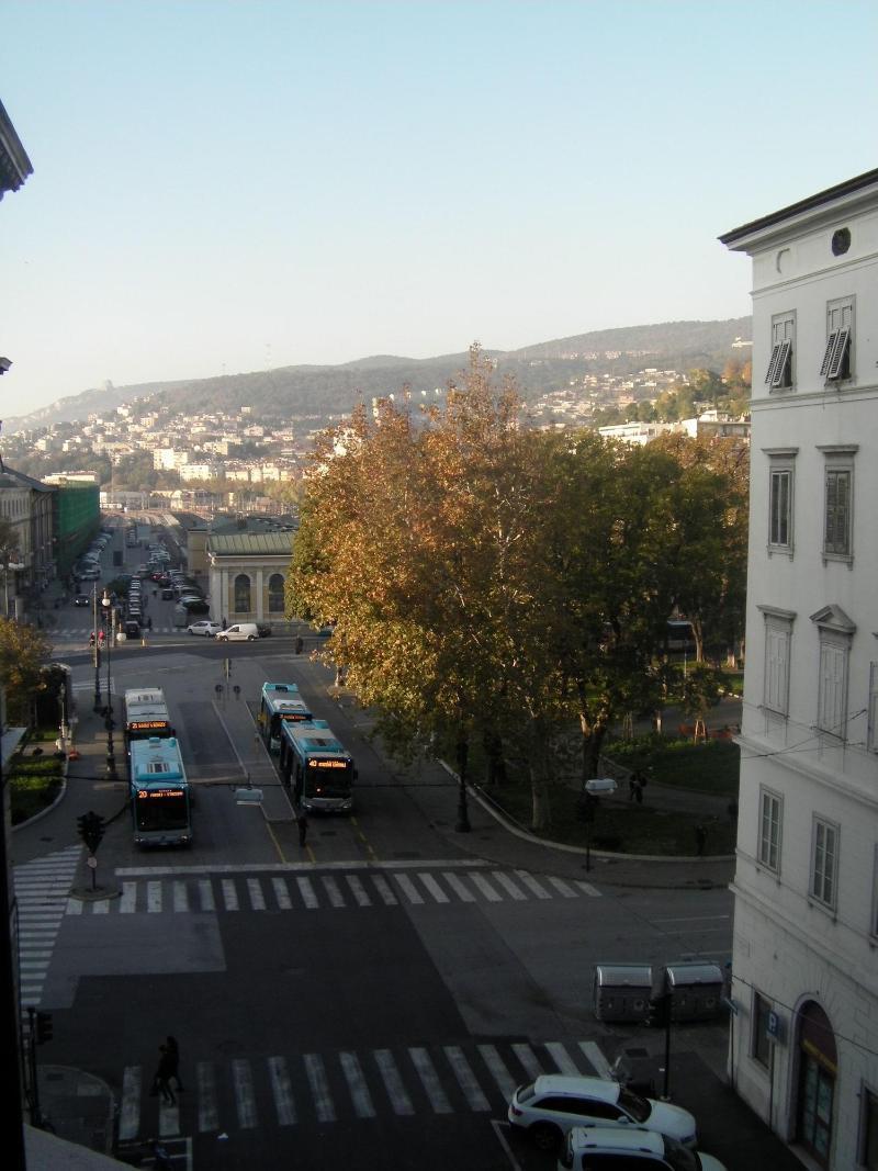 Affittacamere Alla Stazione Trieste Bagian luar foto