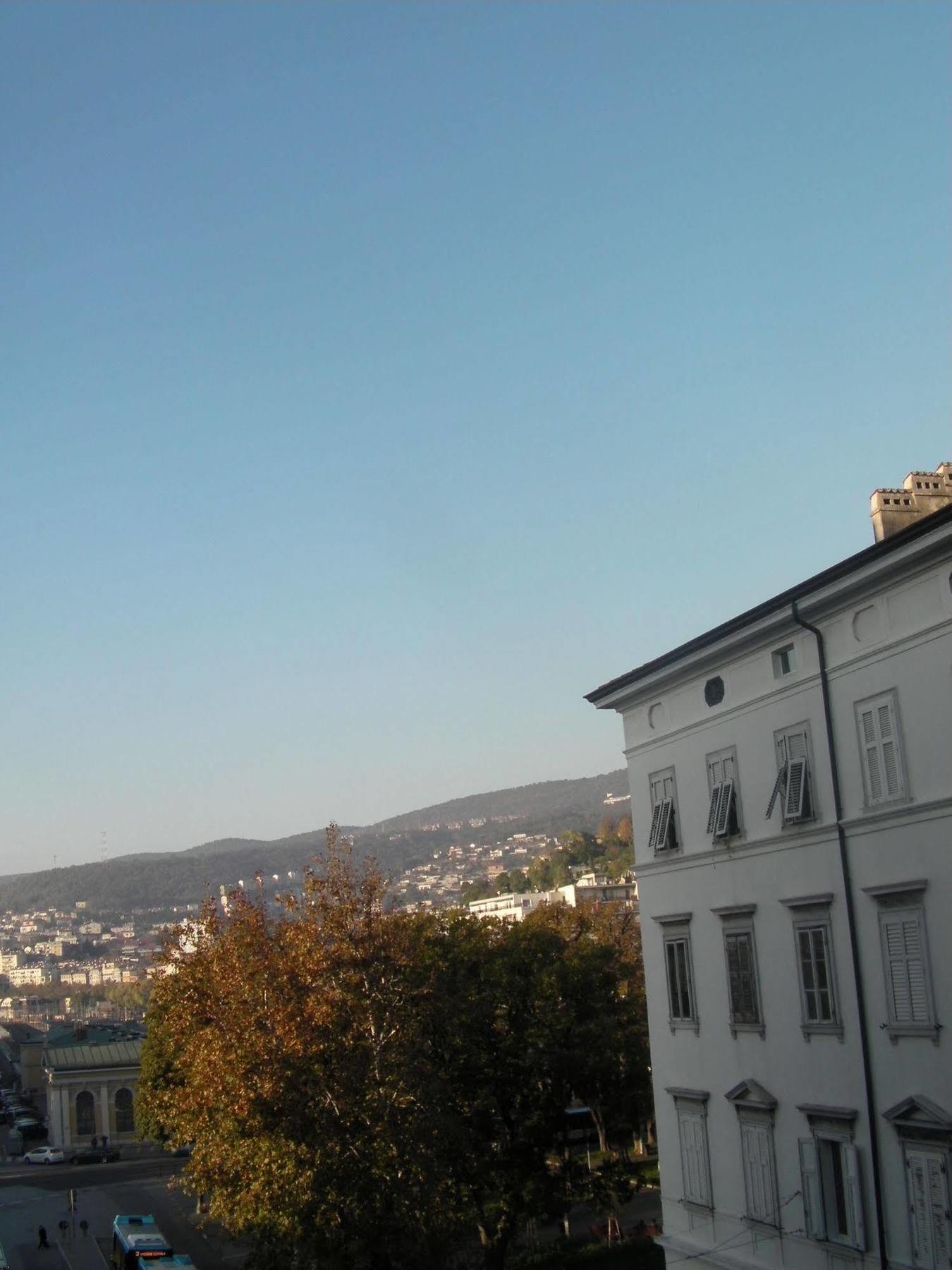 Affittacamere Alla Stazione Trieste Bagian luar foto