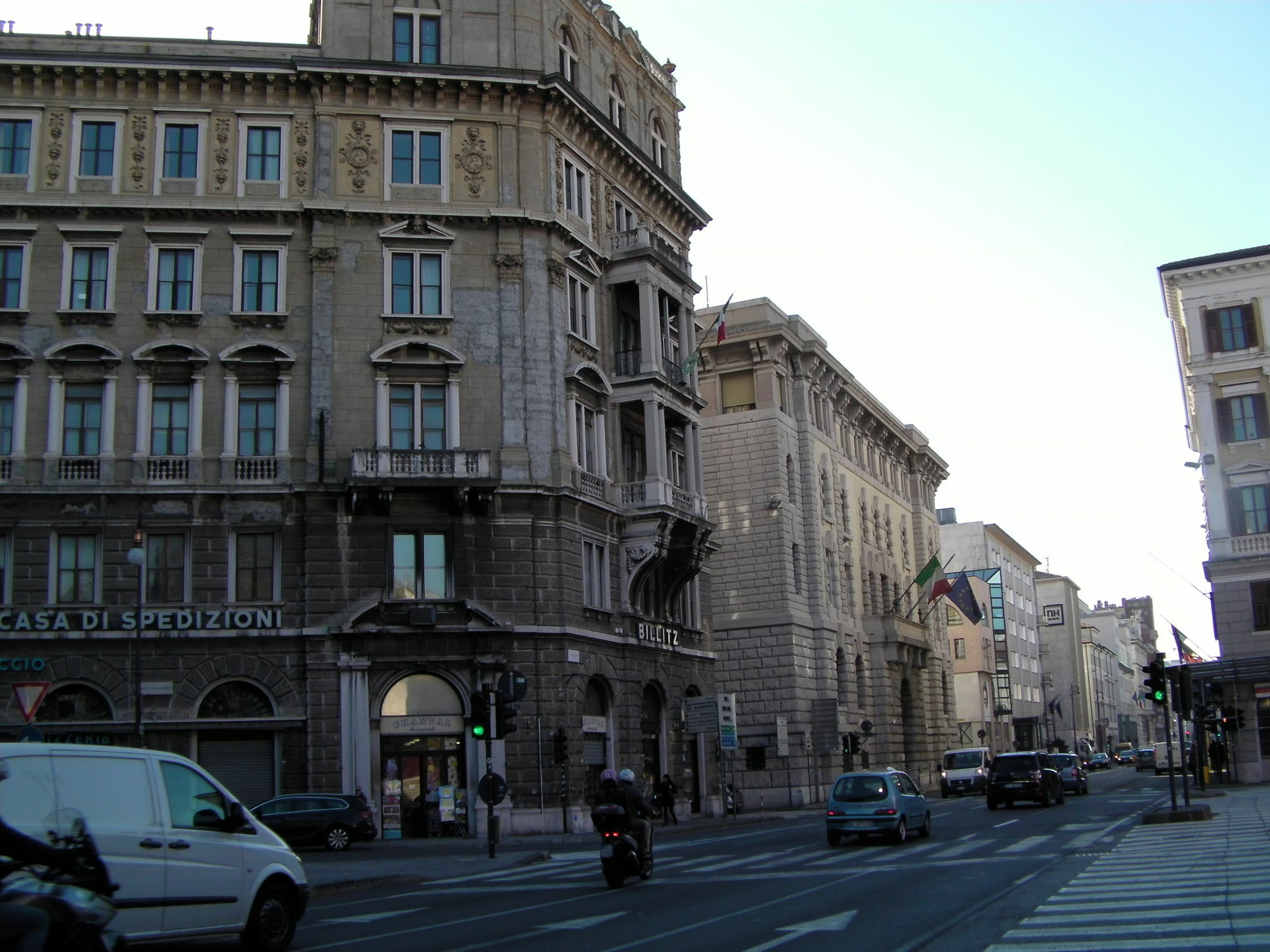 Affittacamere Alla Stazione Trieste Bagian luar foto